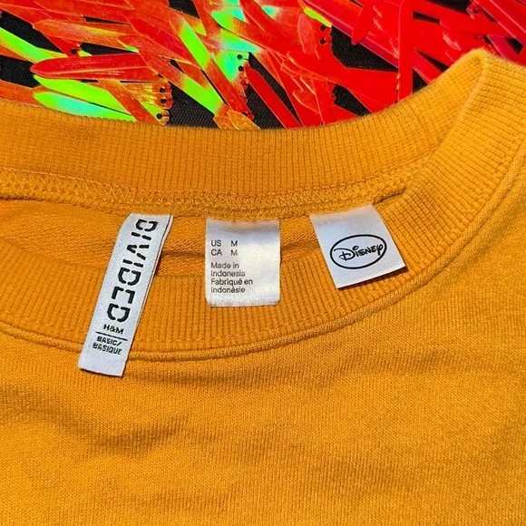 Long sleeve sweater with black Mickey Mouse emblem - Picture 3 of 6